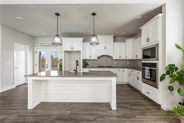 931 Red Maple Street, Centerton, AR 72719