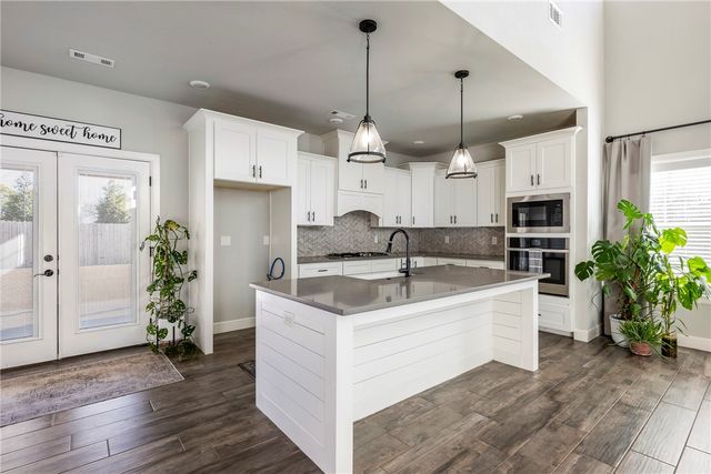 931 Red Maple Street, Centerton, AR 72719