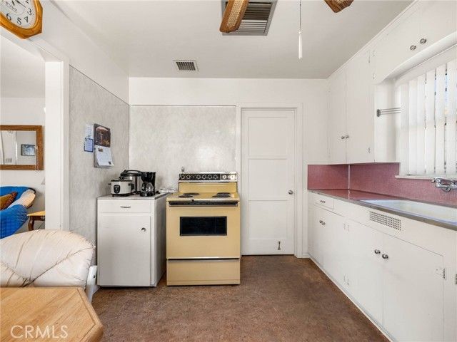 661 W Buena Vista, Barstow, CA 92311