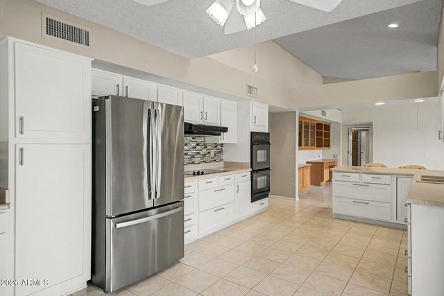 17911 N HYACINTH Drive, Sun City West, AZ 85375