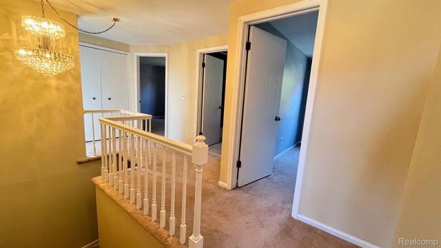 2852 MAYFAIR Drive, Troy, MI 48084