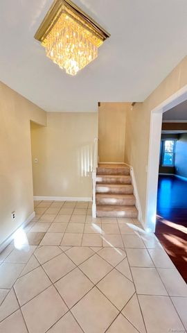 2852 MAYFAIR Drive, Troy, MI 48084