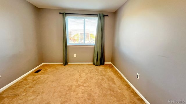 2852 MAYFAIR Drive, Troy, MI 48084