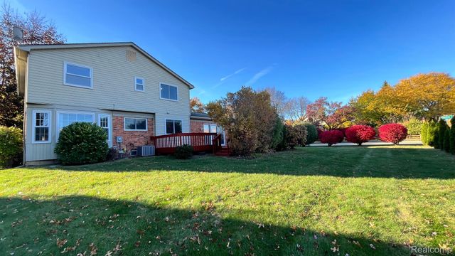 2852 MAYFAIR Drive, Troy, MI 48084