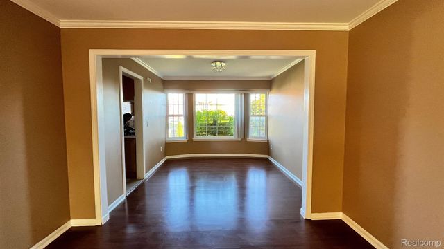 2852 MAYFAIR Drive, Troy, MI 48084