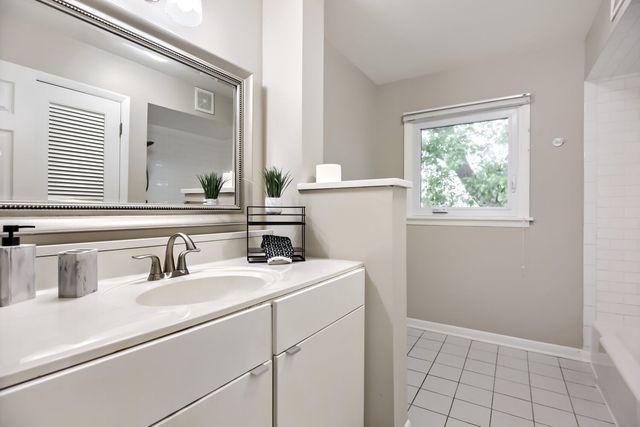 10112 S Kostner Avenue, Oak Lawn, IL 60453
