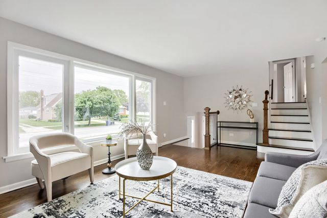 10112 S Kostner Avenue, Oak Lawn, IL 60453