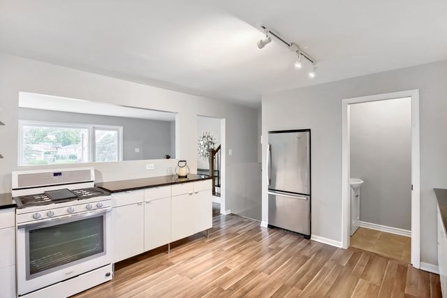 10112 S Kostner Avenue, Oak Lawn, IL 60453