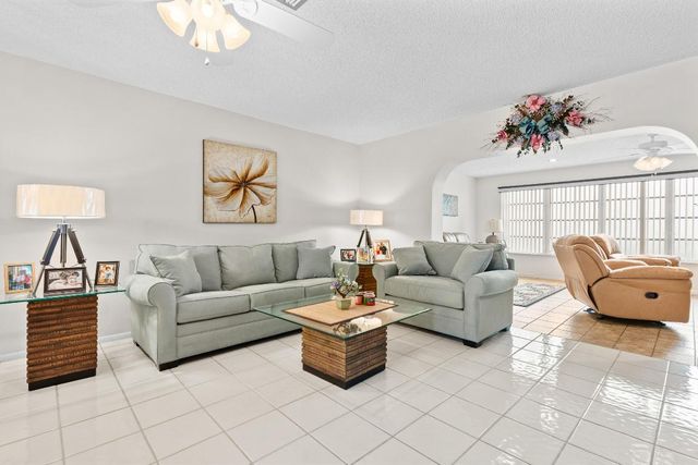 5800 Fernley Drive W 18, West Palm Beach, FL 33415