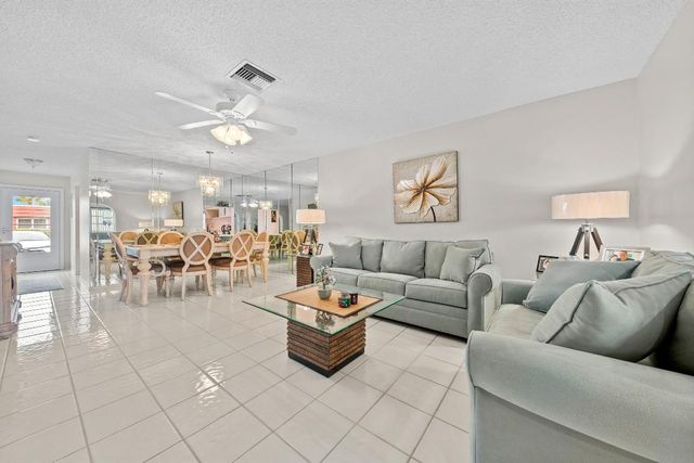 5800 Fernley Drive W 18, West Palm Beach, FL 33415