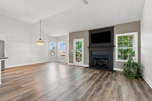 4011 Kristen St, Spring Hill, TN 37174