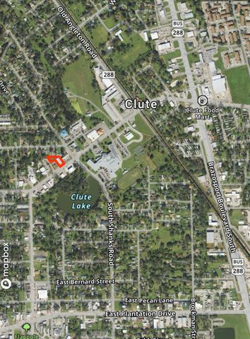 224 E Main Street, Clute, TX 77531