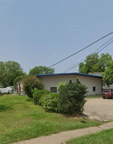 224 E Main Street, Clute, TX 77531