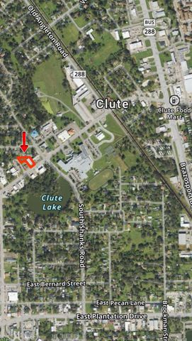 224 E Main Street, Clute, TX 77531