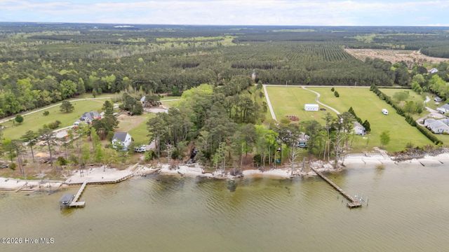 611 Becton Road, Havelock, NC 28532