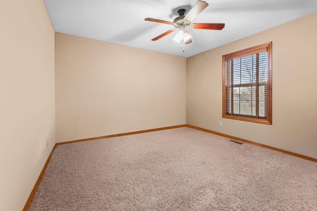 1054 W Itaska Road, Nixa, MO 65714