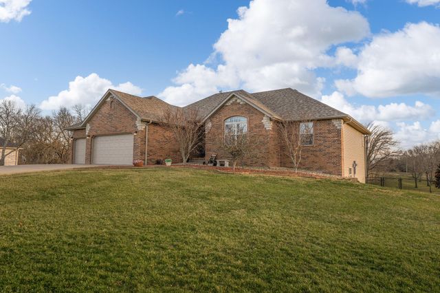 1054 W Itaska Road, Nixa, MO 65714