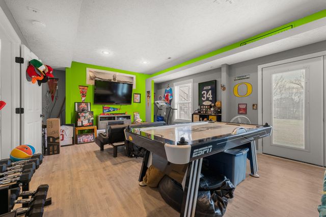 1054 W Itaska Road, Nixa, MO 65714