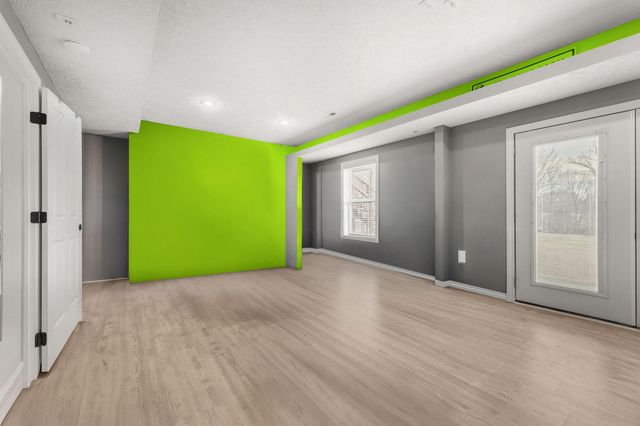 1054 W Itaska Road, Nixa, MO 65714