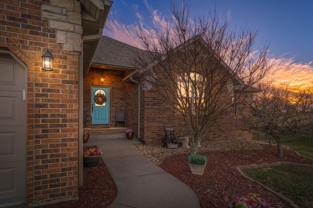 1054 W Itaska Road, Nixa, MO 65714