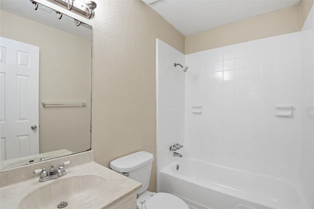 6122 S Greenpark Drive, Houston, TX 77072