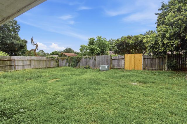 6122 S Greenpark Drive, Houston, TX 77072