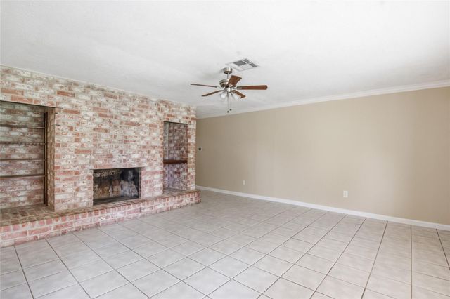 6122 S Greenpark Drive, Houston, TX 77072