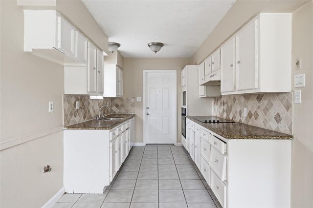 6122 S Greenpark Drive, Houston, TX 77072