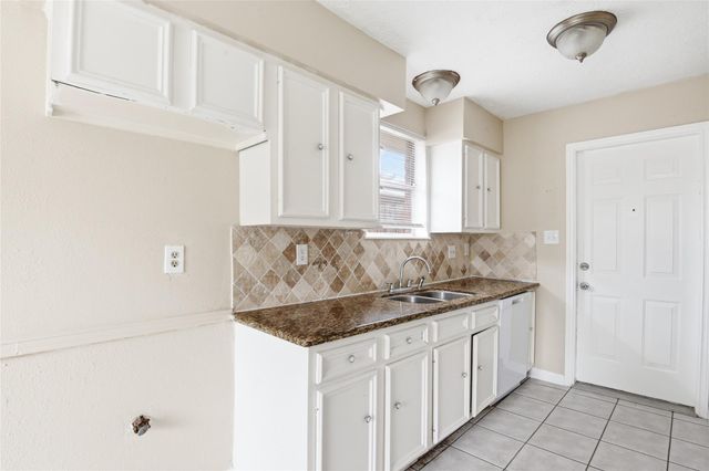 6122 S Greenpark Drive, Houston, TX 77072