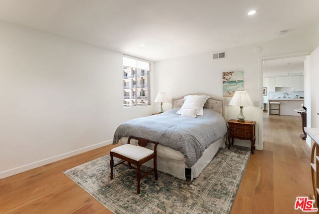 100 S Doheny Drive 811, Los Angeles, CA 90048