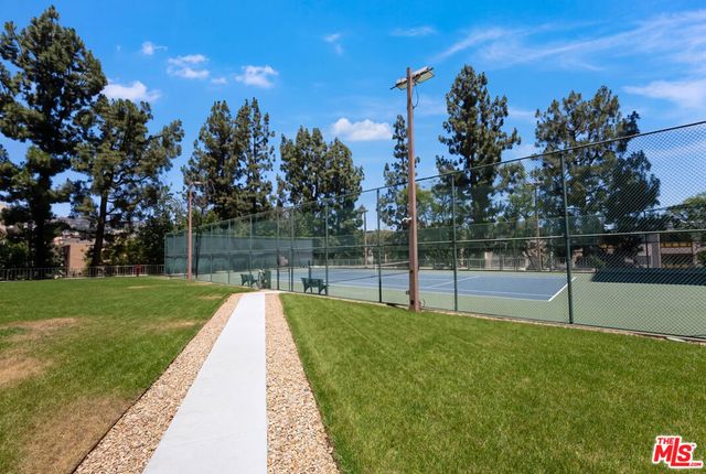 100 S Doheny Drive 811, Los Angeles, CA 90048