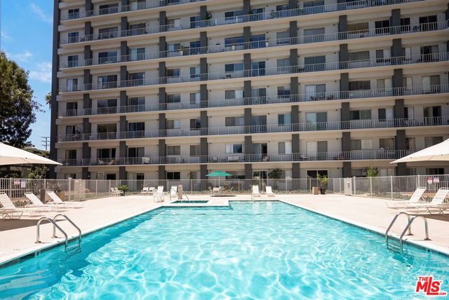 100 S Doheny Drive 811, Los Angeles, CA 90048
