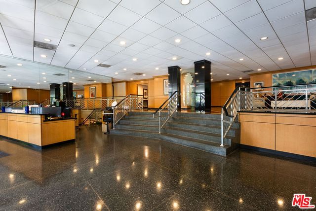 100 S Doheny Drive 811, Los Angeles, CA 90048