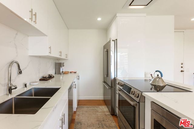 100 S Doheny Drive 811, Los Angeles, CA 90048