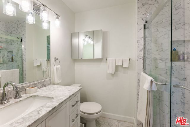 100 S Doheny Drive 811, Los Angeles, CA 90048