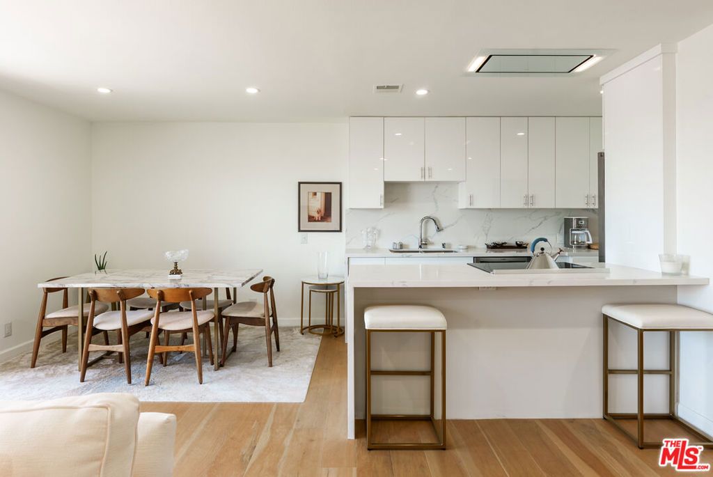 100 S Doheny Drive 811, Los Angeles, CA 90048