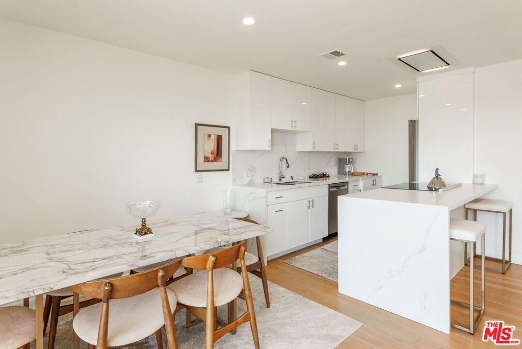 100 S Doheny Drive 811, Los Angeles, CA 90048 — photo 2
