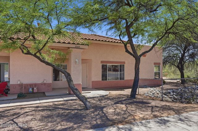 1569 N Paseo La Tinaja, Green Valley, AZ 85614