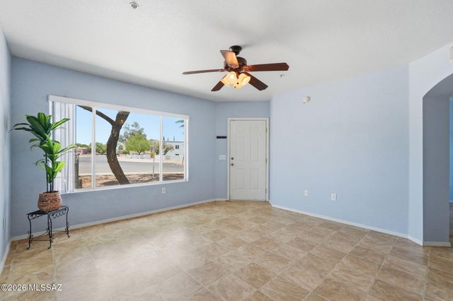 1569 N Paseo La Tinaja, Green Valley, AZ 85614