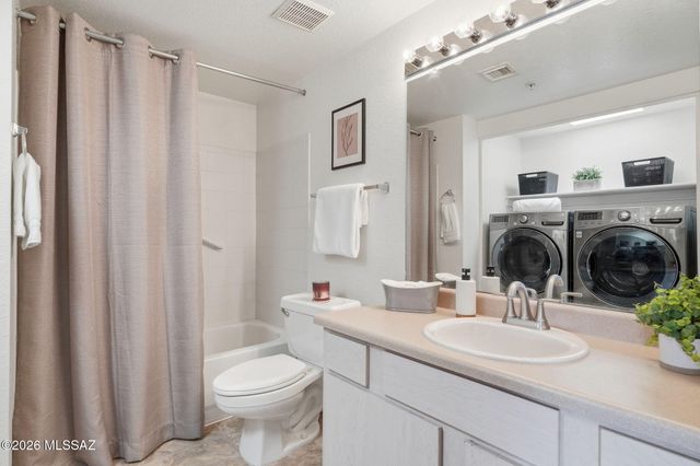 1569 N Paseo La Tinaja, Green Valley, AZ 85614