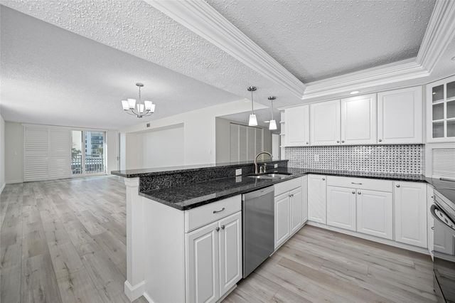 1430 GULF BOULEVARD 204, Clearwater Beach, FL 33767