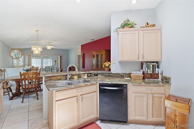 1832 W Shanelle Path, Lecanto, FL 34461