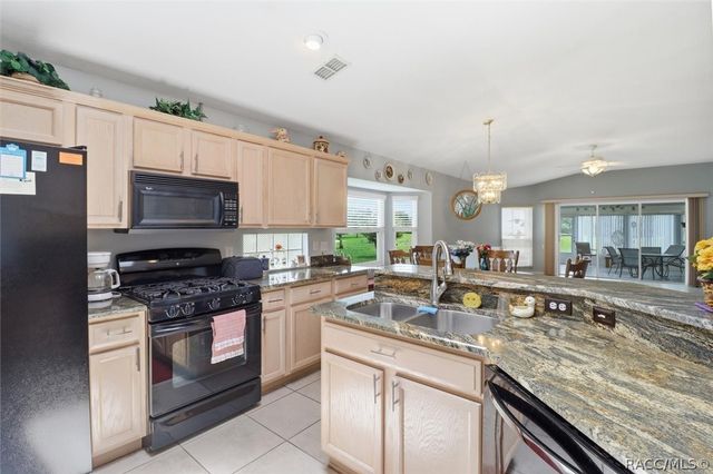 1832 W Shanelle Path, Lecanto, FL 34461