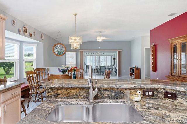 1832 W Shanelle Path, Lecanto, FL 34461