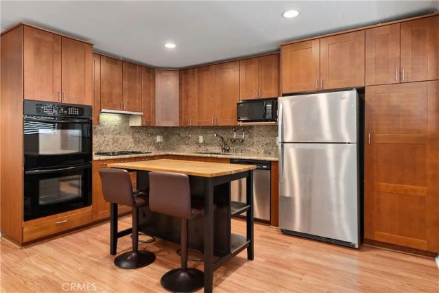 22038 Vanowen 232, Woodland Hills, CA 91303