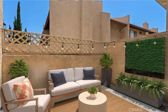 22038 Vanowen 232, Woodland Hills, CA 91303