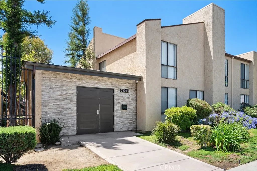 22038 Vanowen 232, Woodland Hills, CA 91303