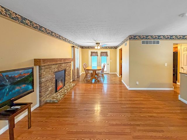 303 Gilbert Ridge Road, Alexandria, KY 41001