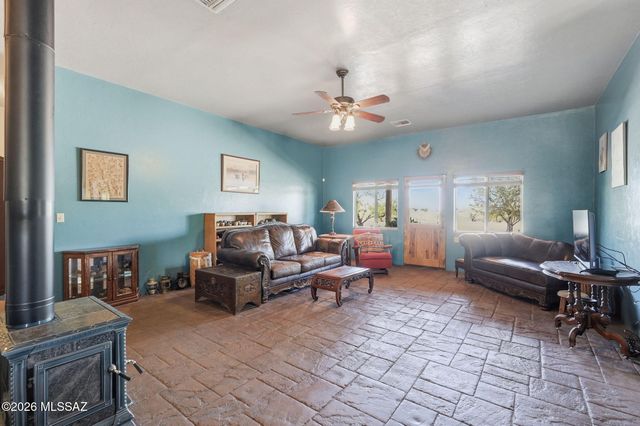 275 W Silver Sky Place, Green Valley, AZ 85614