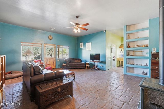 275 W Silver Sky Place, Green Valley, AZ 85614